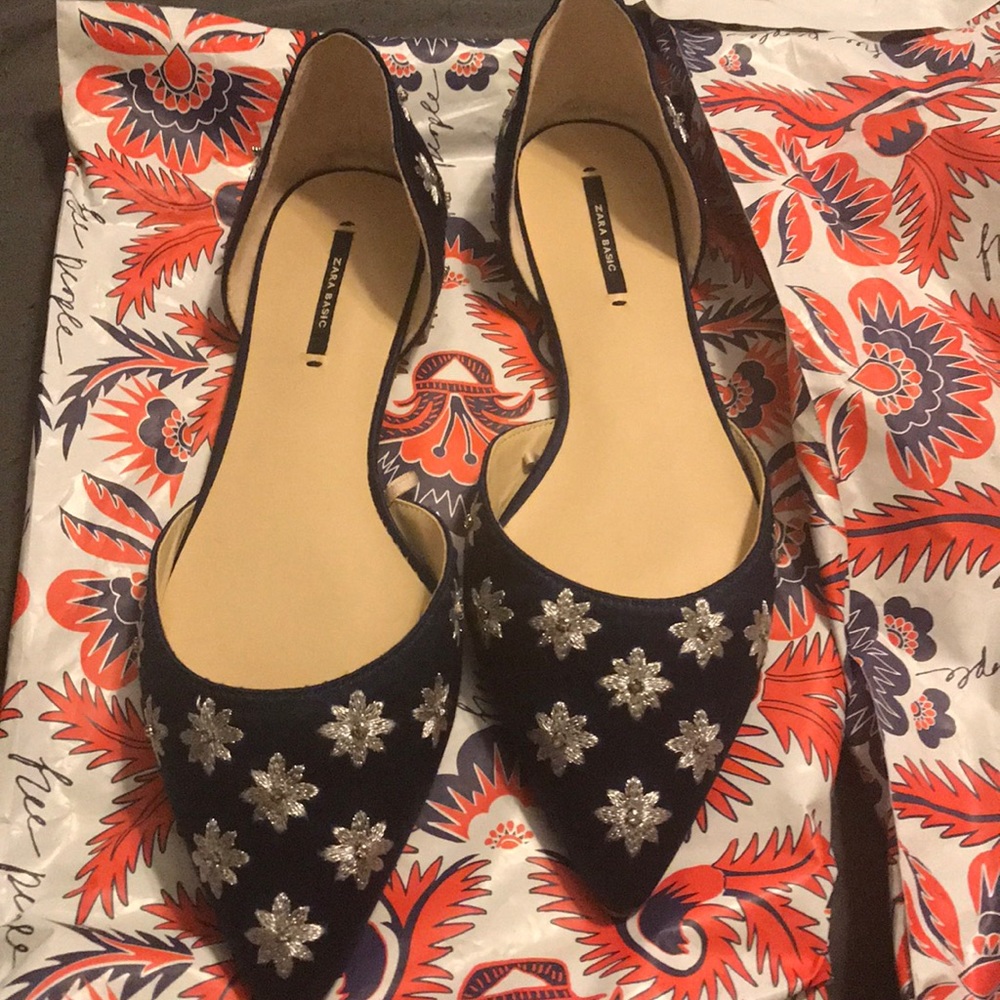 NWOT Zara Navy Blue Embroidered Floral Flats - Picture 2 of 4